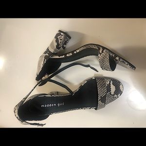 Madden Girl, snake pattern